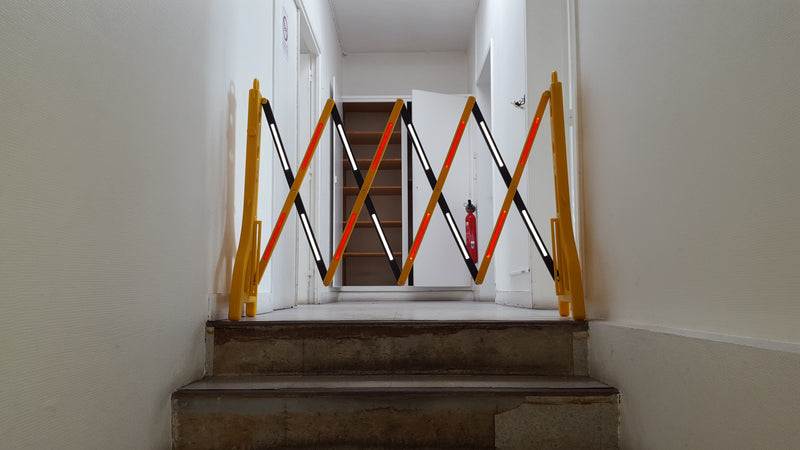 Barrière Extensible Jaune Plastique Lestable 2.45m dépliée